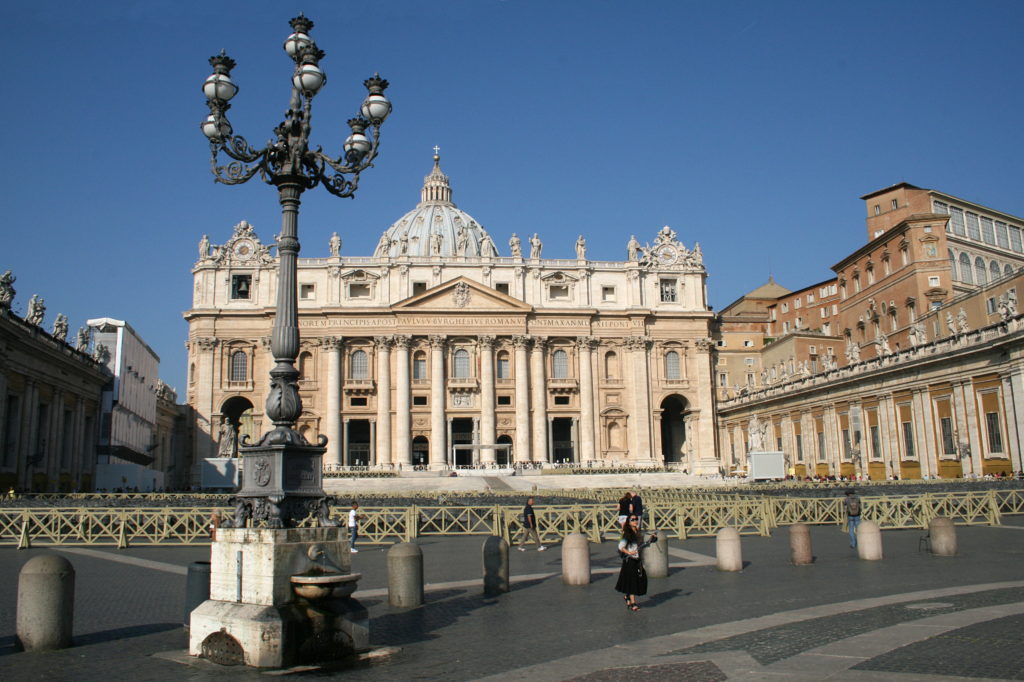 0_Basilique_Saint-Pierre_-_Rome_(1)