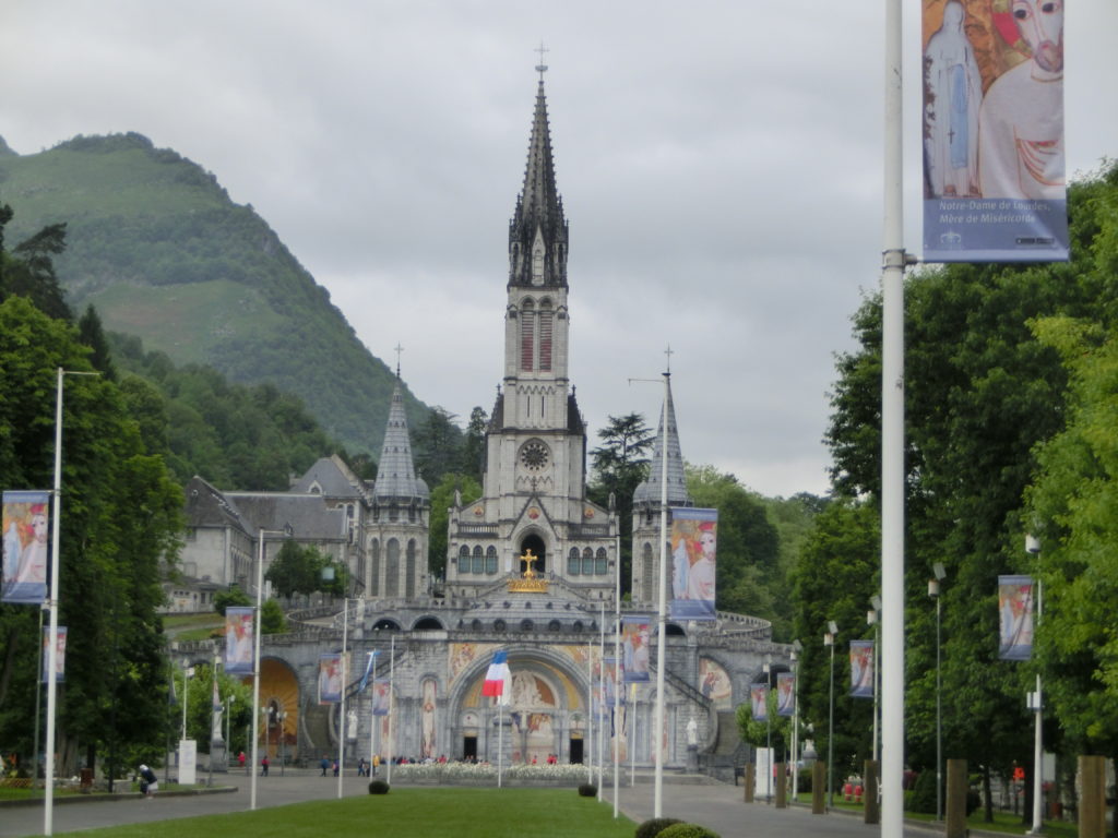 image023