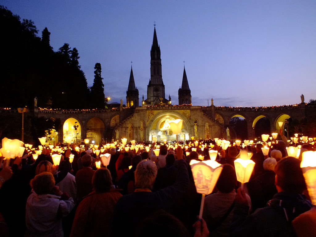 lourdes-flambeaux