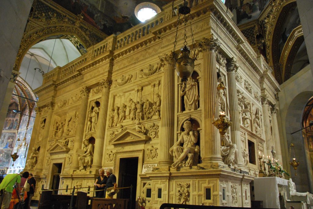 santuario_della_santa_casa_in_loreto_-_casa_santa